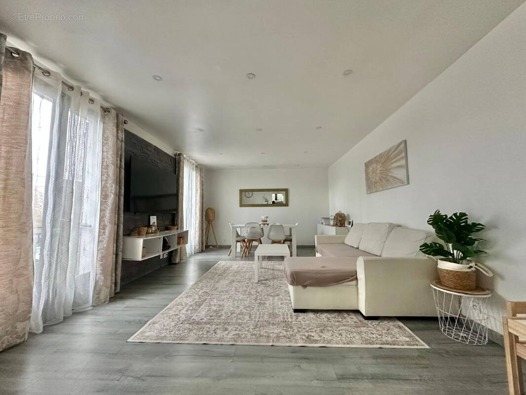 Maison à SARTROUVILLE