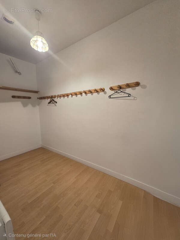 Commerce à PARIS-9E