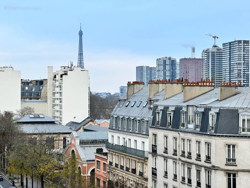 Appartement à PARIS-16E