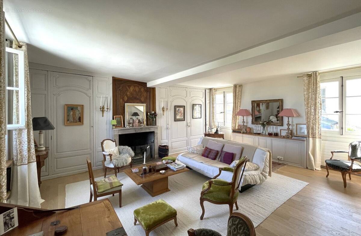 Appartement à VERSAILLES