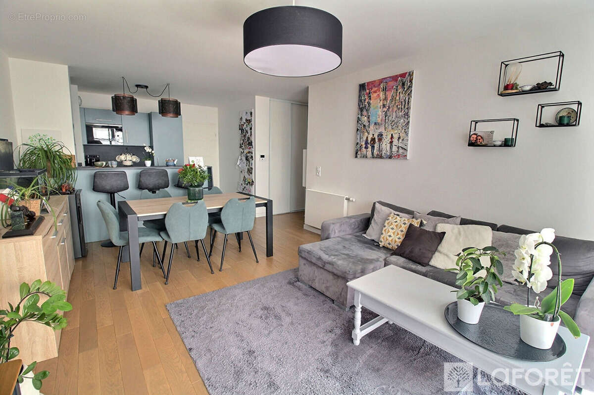 Appartement à LA GARENNE-COLOMBES