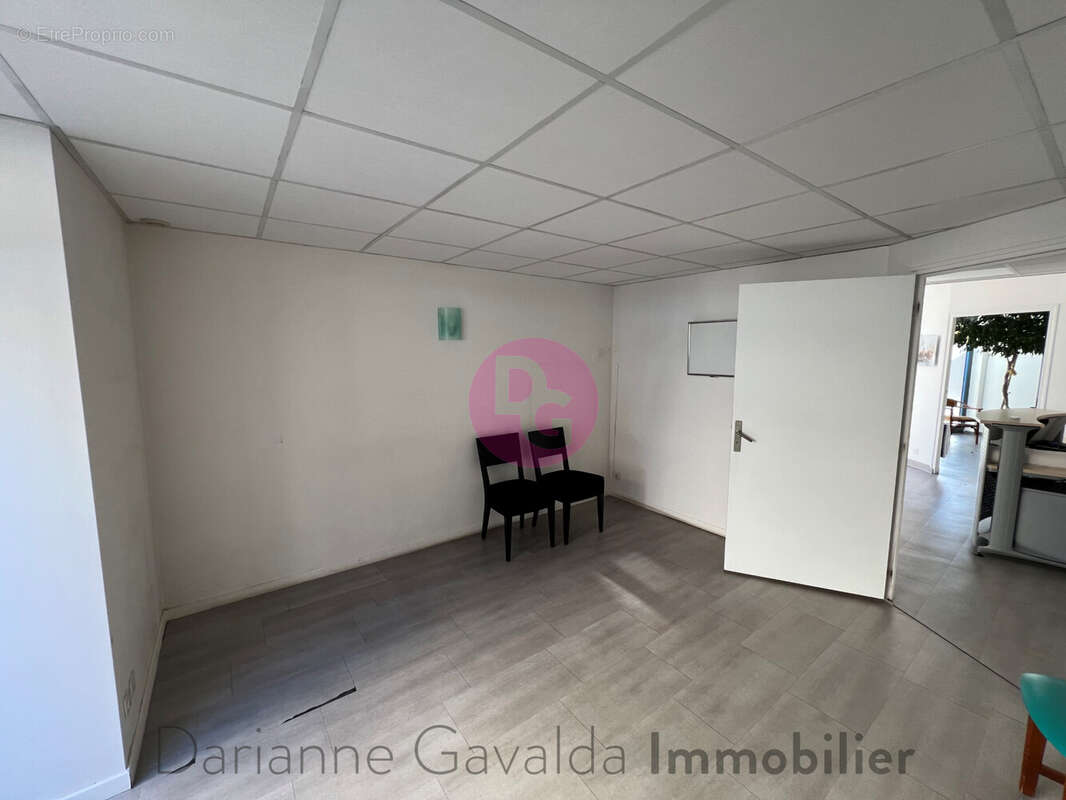 Commerce à DECAZEVILLE