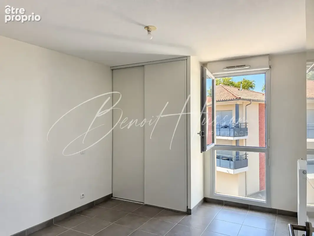Appartement T2 de 43m² avec balcon de 6m² (parking inclus) - photo 4