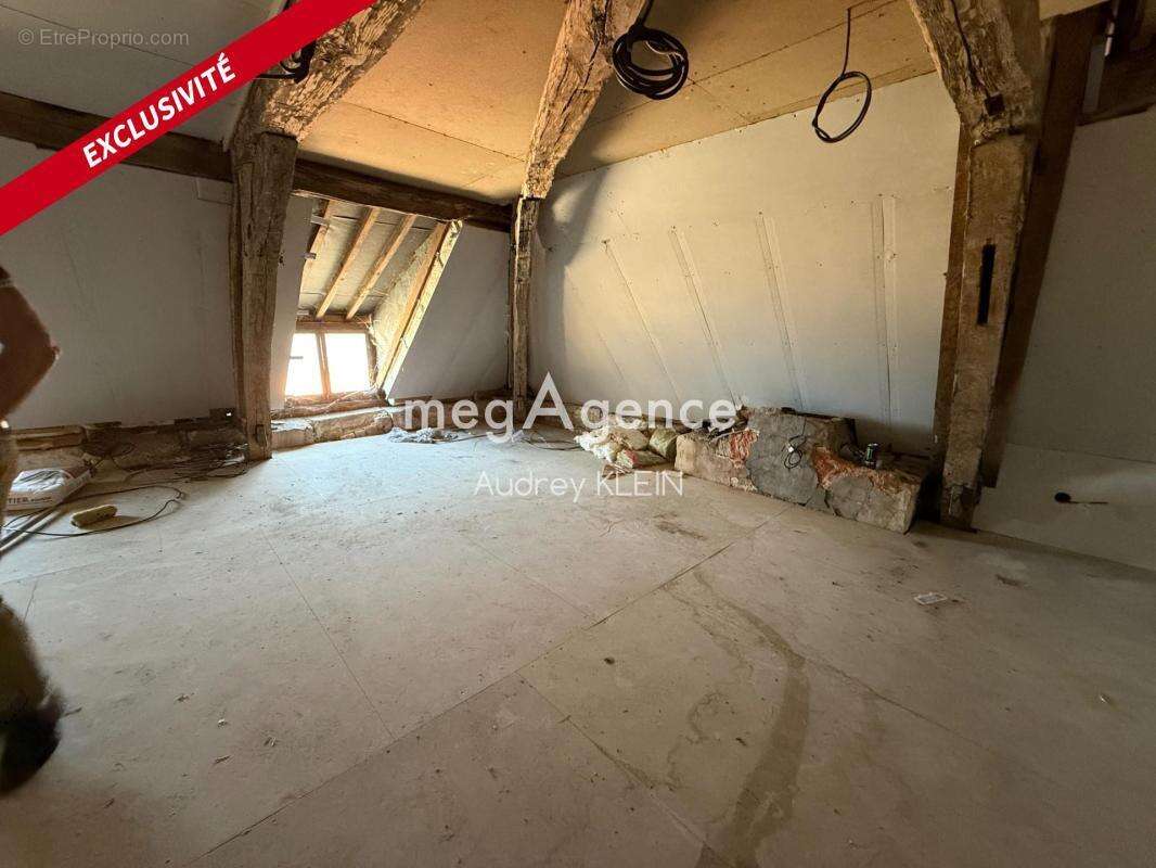Appartement à COURSON-LES-CARRIERES
