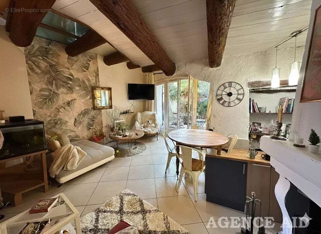 Appartement à CUGES-LES-PINS