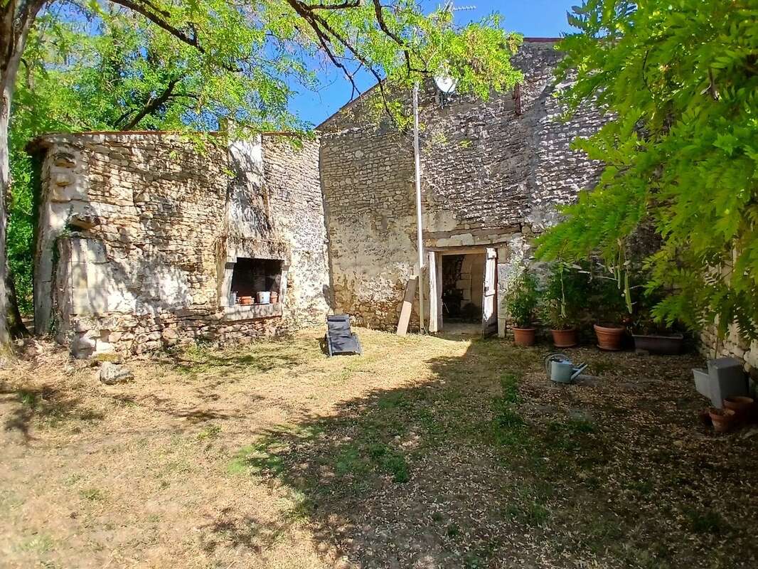 Charmante maison de campagne en pierre avec piscine et grandes dépendances - photo 10