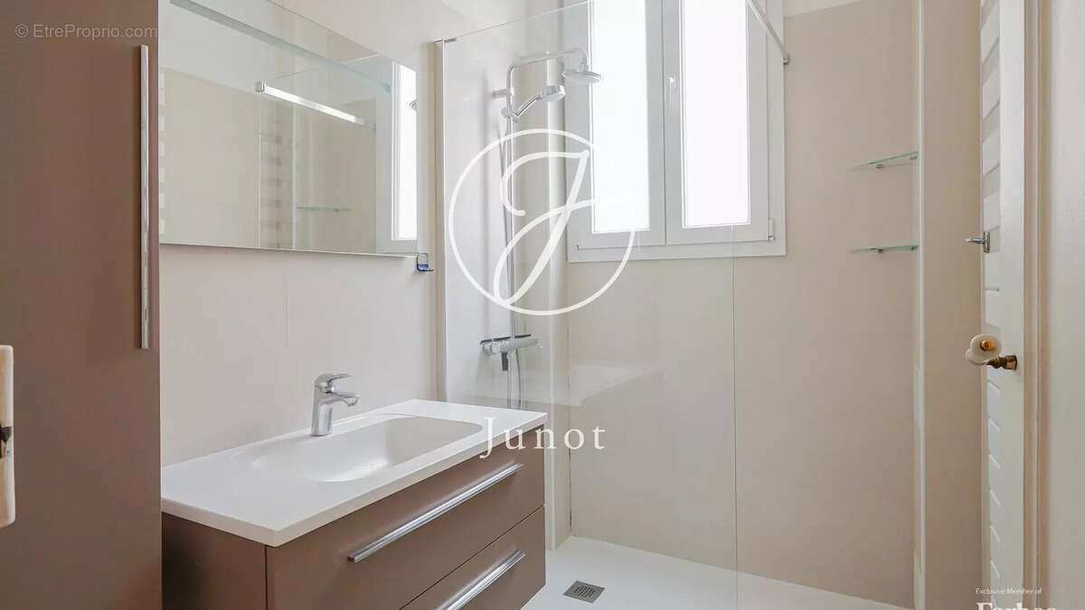 Appartement à PARIS-6E