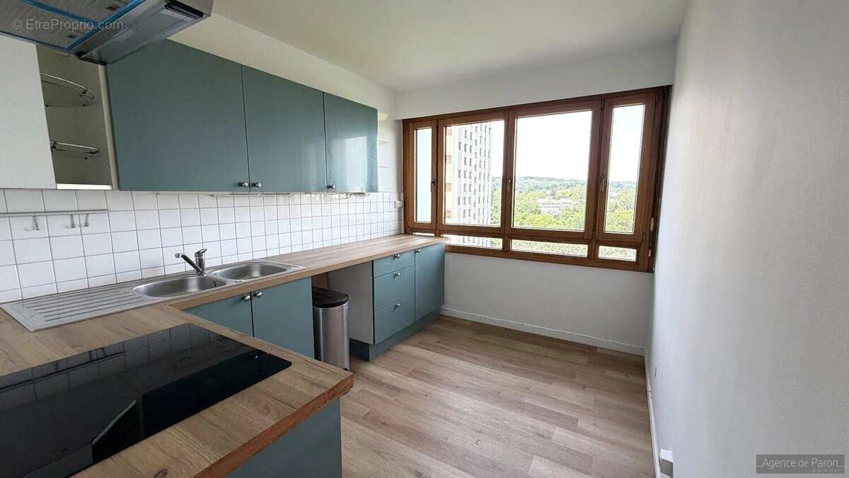 Appartement à VERRIERES-LE-BUISSON