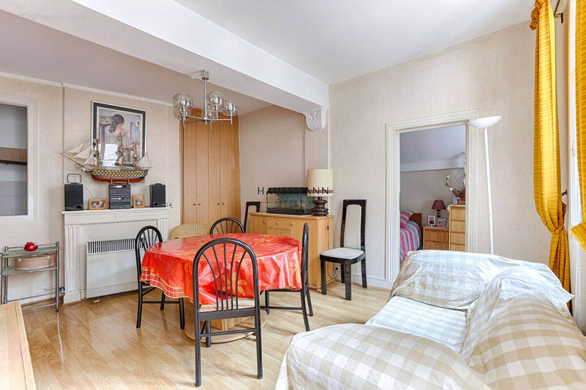 Appartement à PARIS-4E