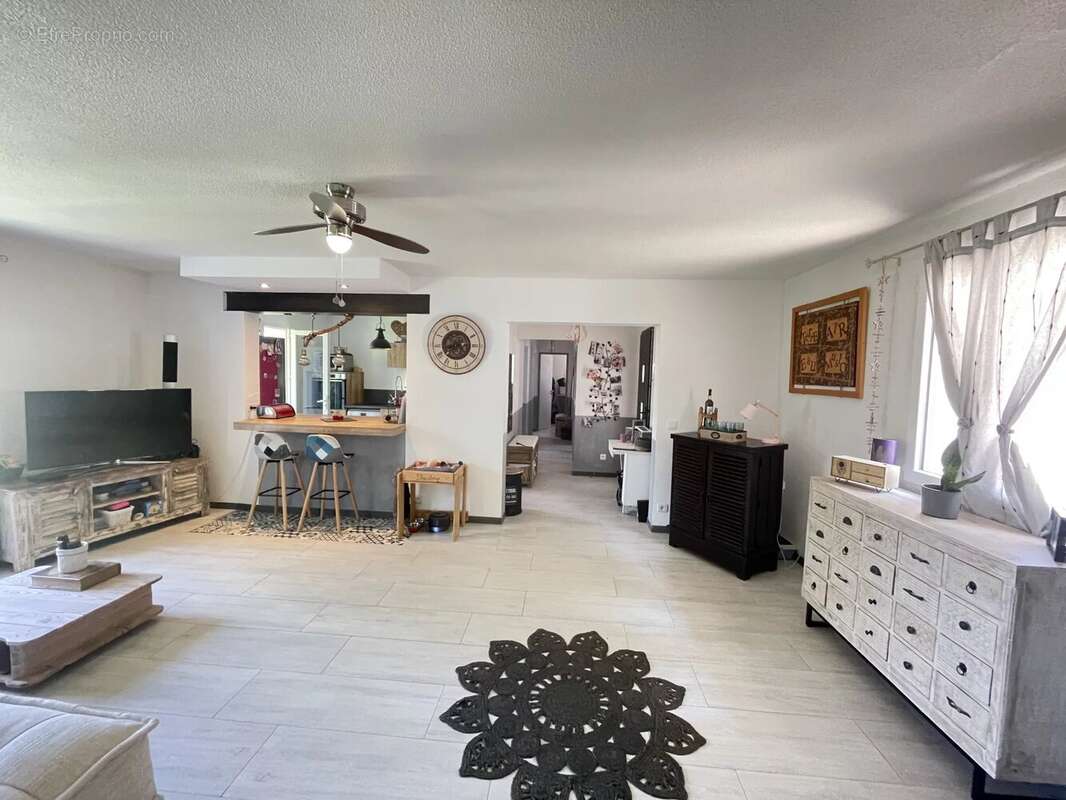 Maison à FIGANIERES