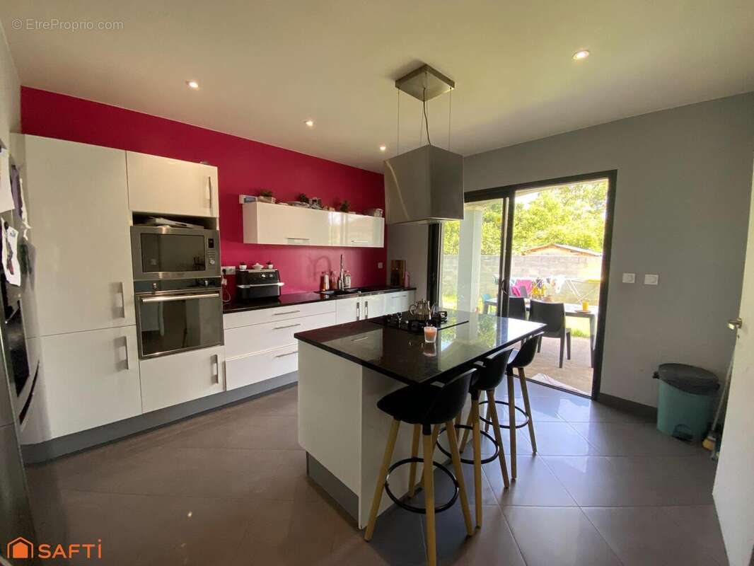 Maison 126 m² à Sainte-Livrade-Sur-Lot  - photo 4