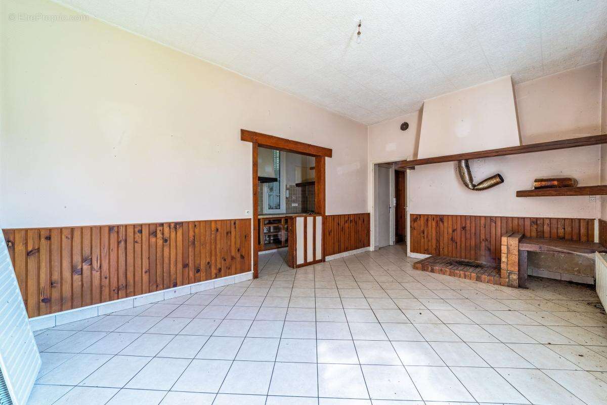Maison à RUEIL-LA-GADELIERE