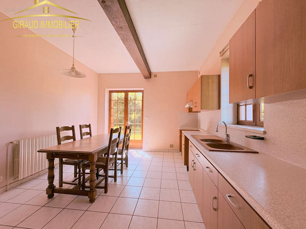 Maison à CHARLIEU
