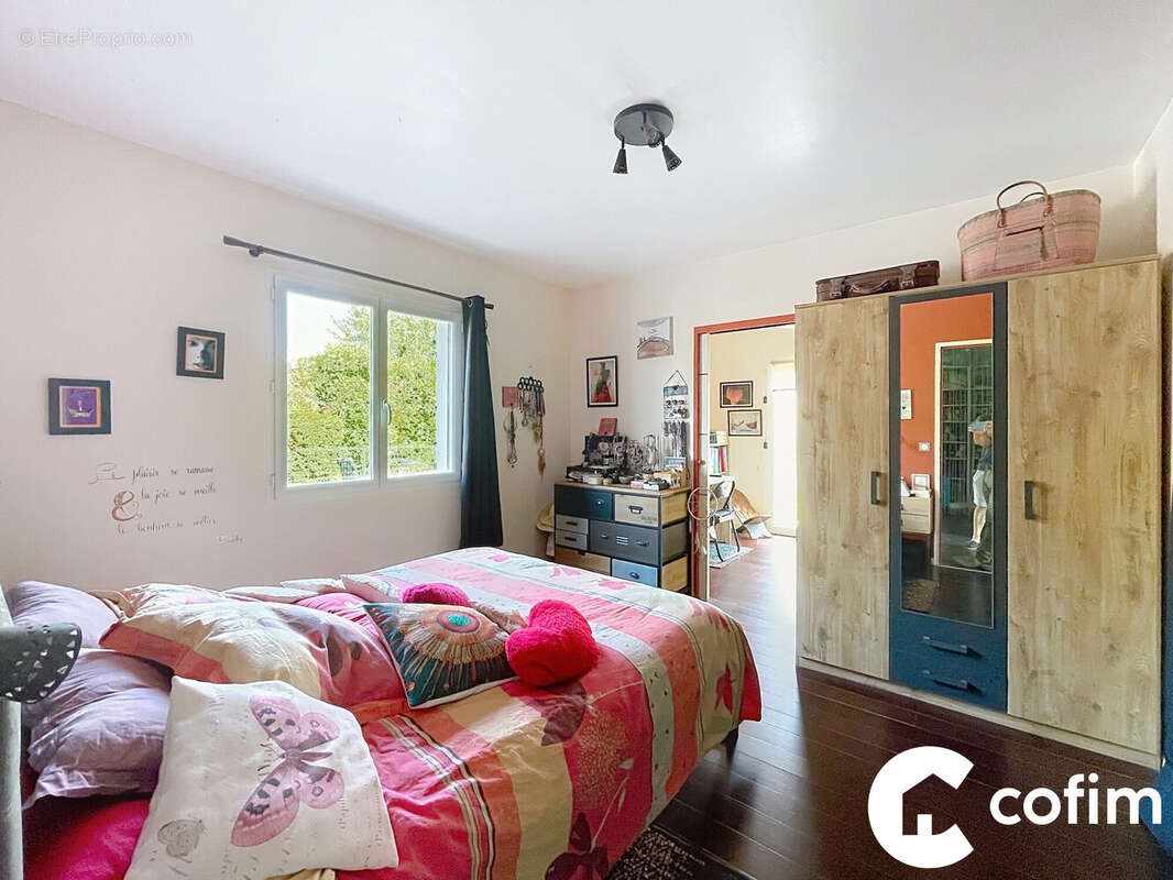 Maison 150 m² à Assat  - photo 4