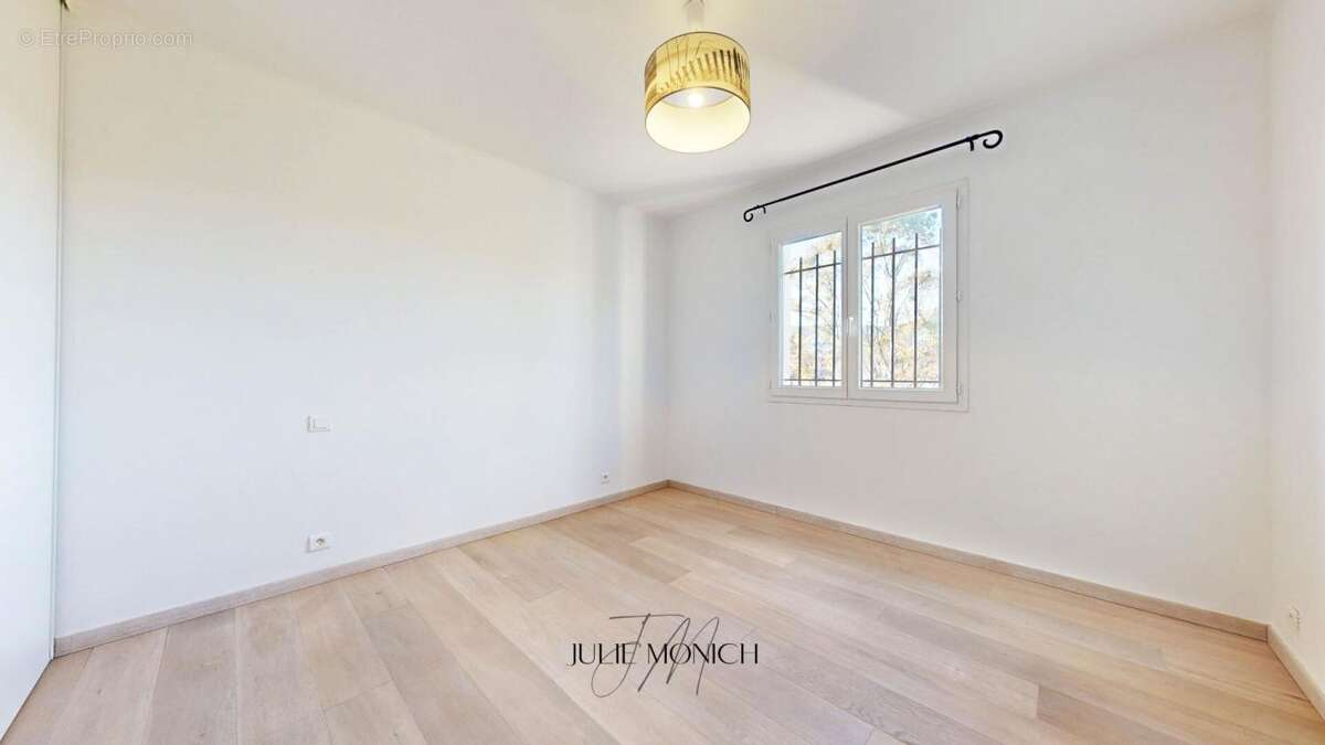 MAISON DE PLAIN-PIED 4 FACES - Produit rare aux prestations de standing - photo 13