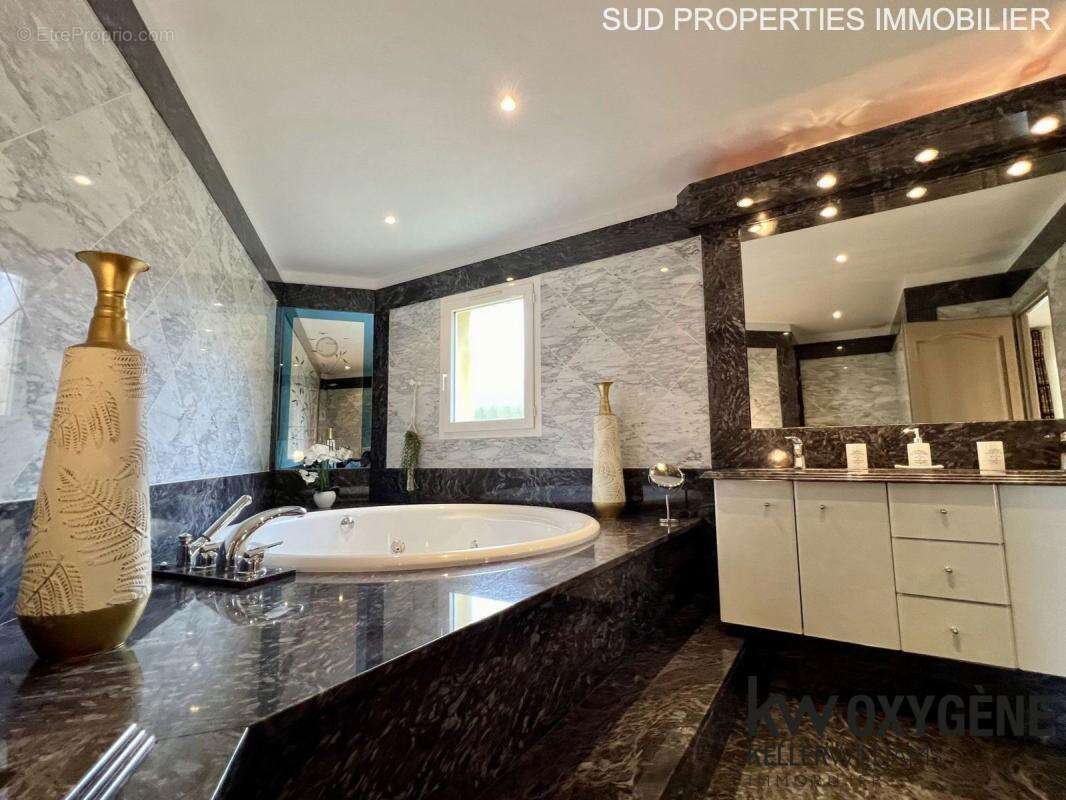 Maison à SAINT-CYPRIEN