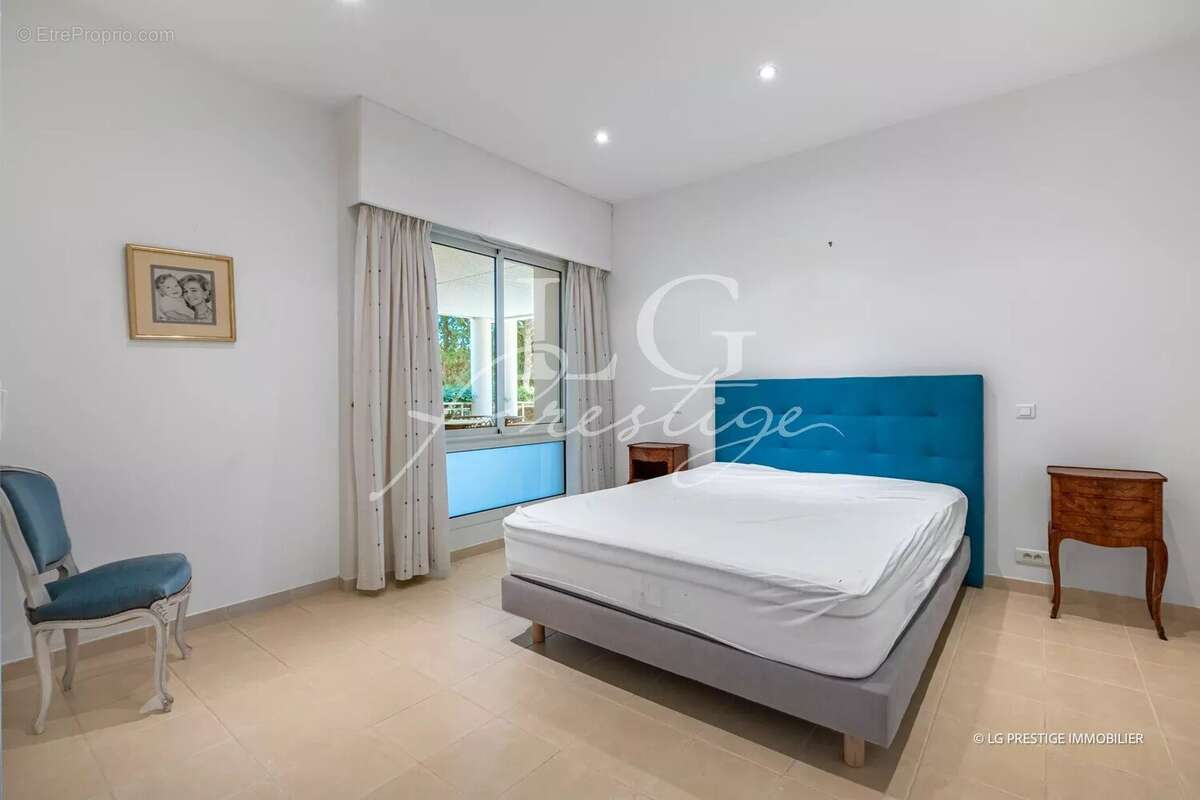 Appartement à MANDELIEU-LA-NAPOULE