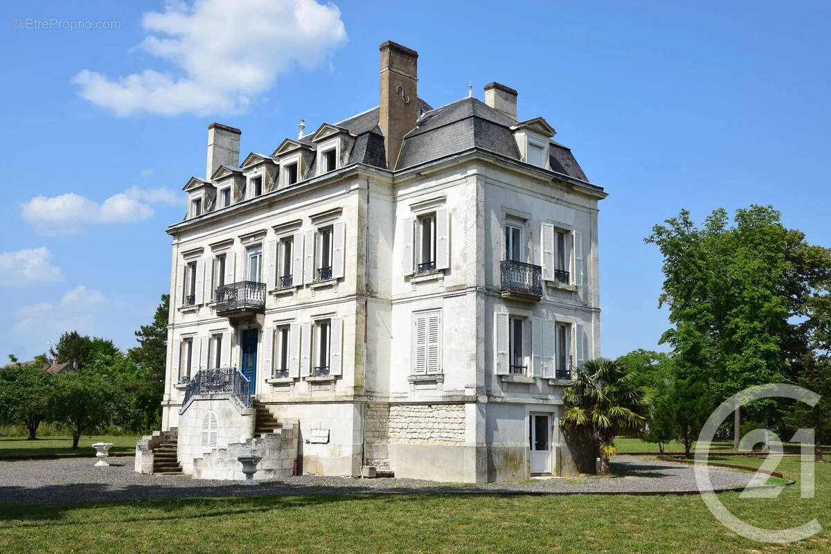 Maison à CHAMPS-SUR-YONNE