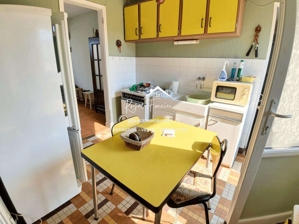 Cuisine - Maison à LES ORMES