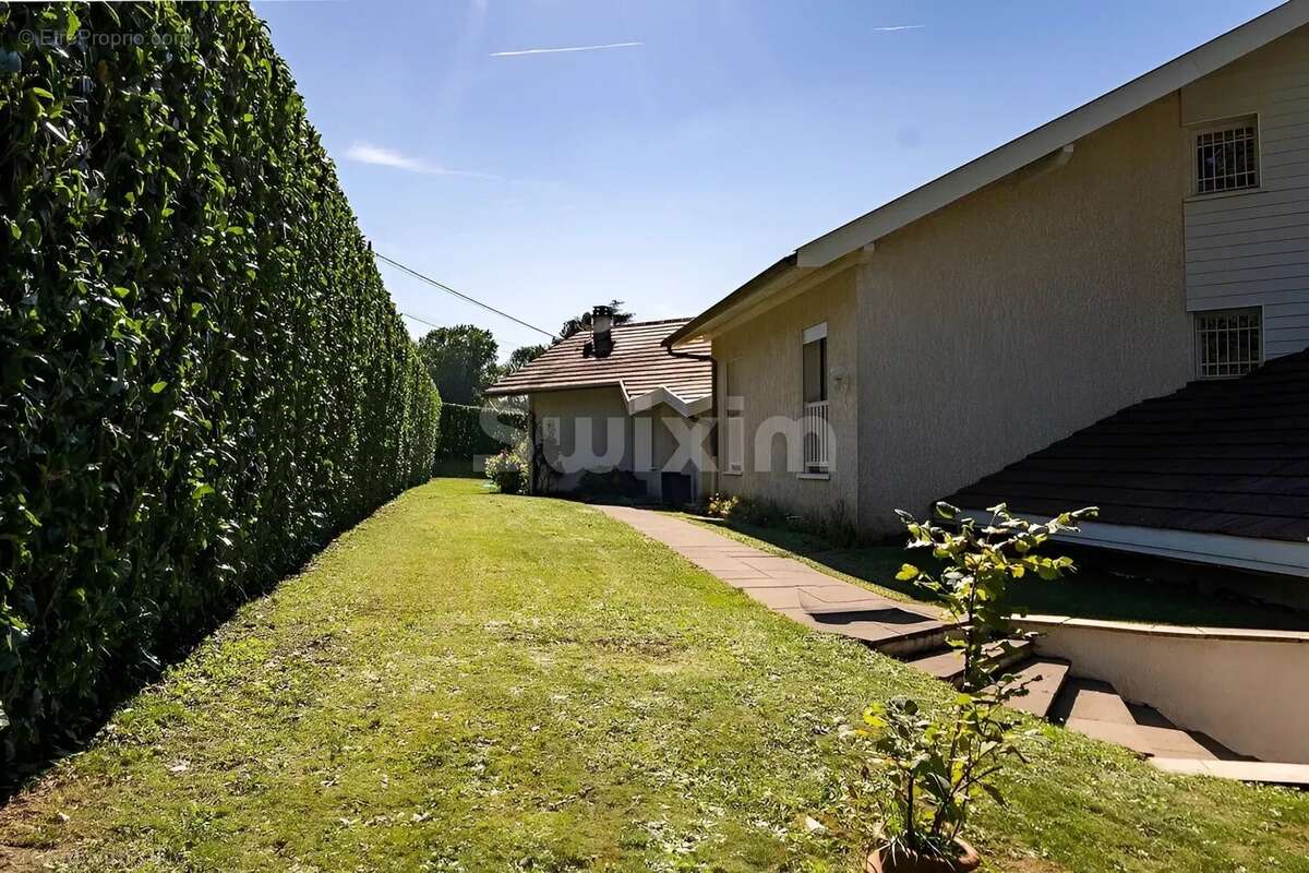 Maison à SAINT-CERGUES