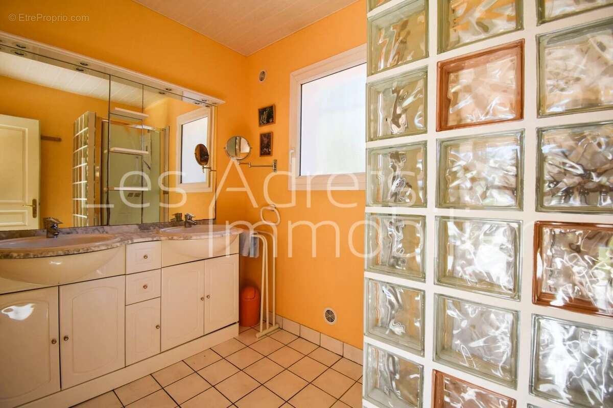 Maison à LES ADRETS-DE-L&#039;ESTEREL