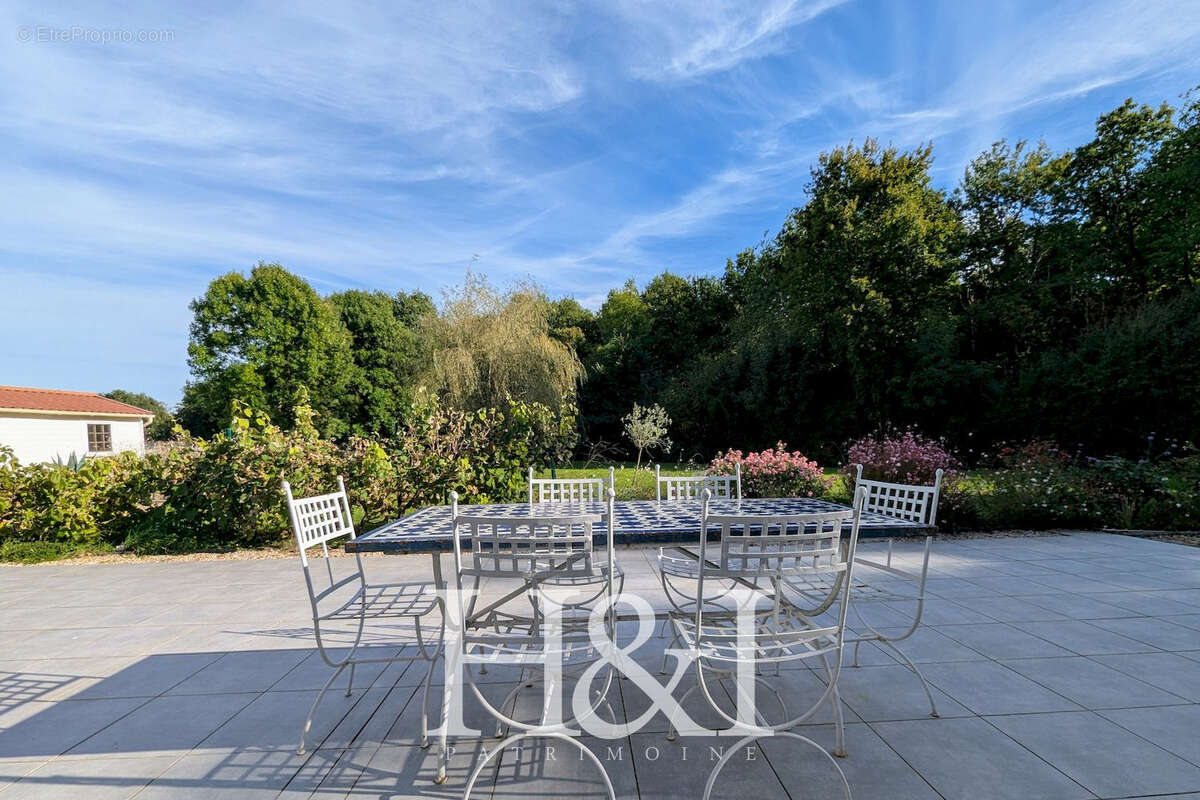 Maison à COULOMBIERS