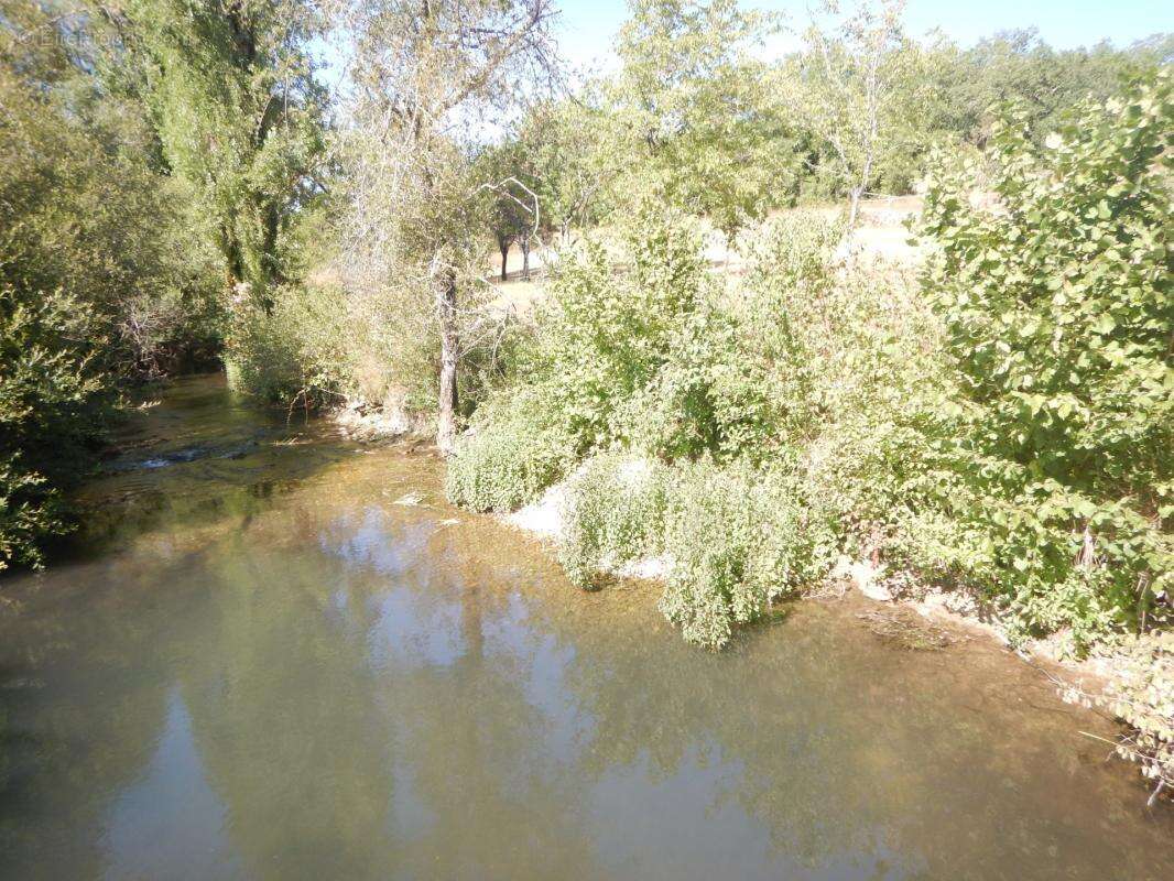 Terrain de loisir de 3 060 m² sur la commune de Cubjac-Auvezère-Val d'Ans (24) - photo 11
