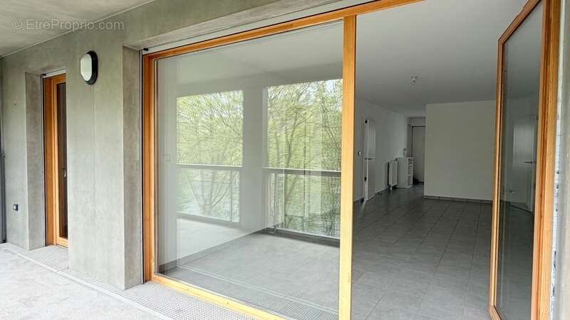 Appartement à L'ILE-SAINT-DENIS