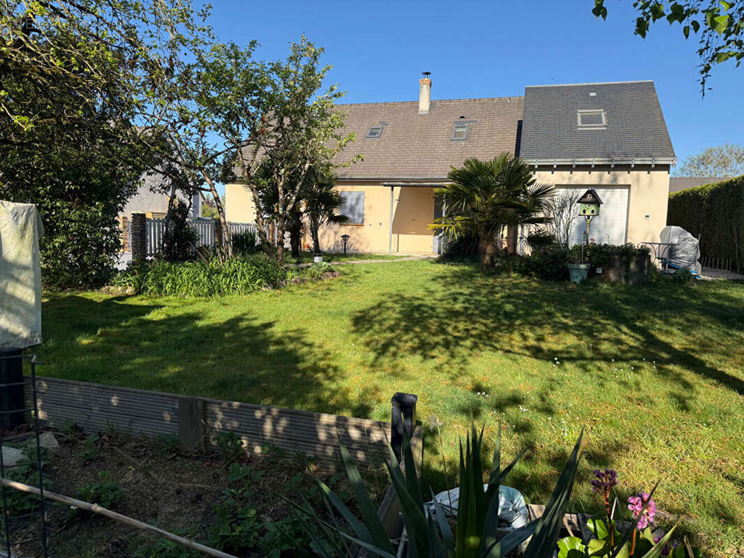 Maison à PARCAY-MESLAY
