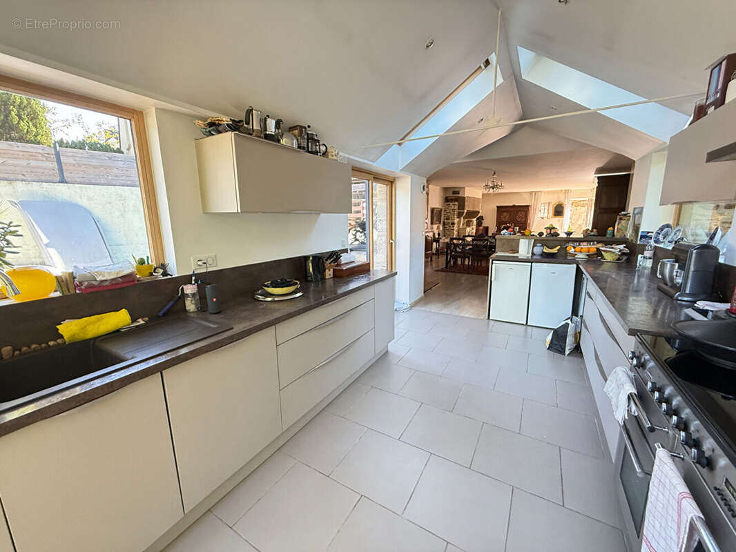 Maison à LANGROLAY-SUR-RANCE