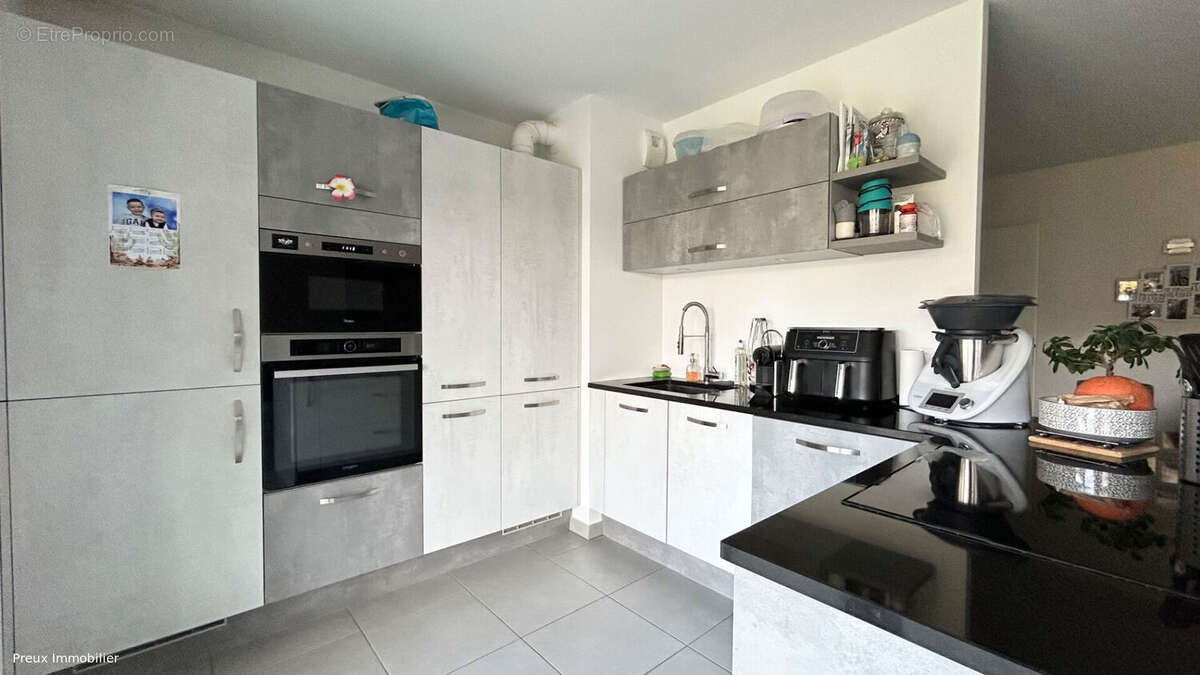 Appartement à POISY