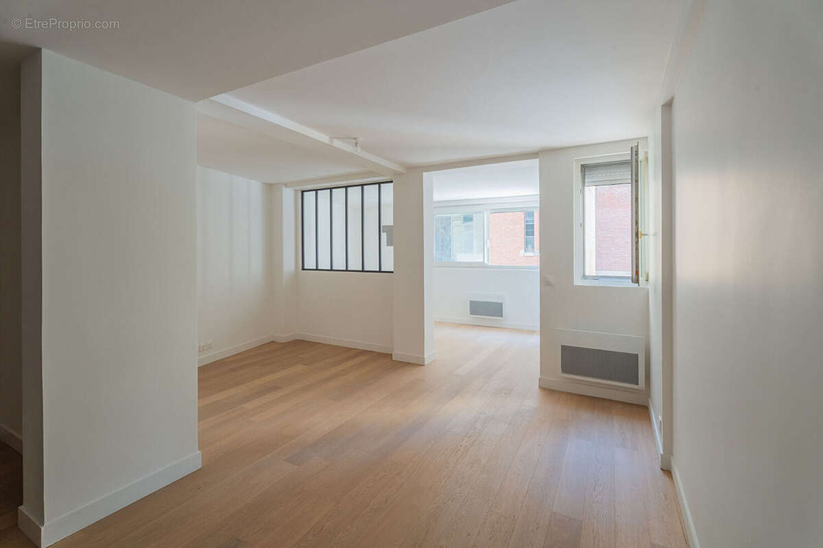 Appartement à PARIS-15E
