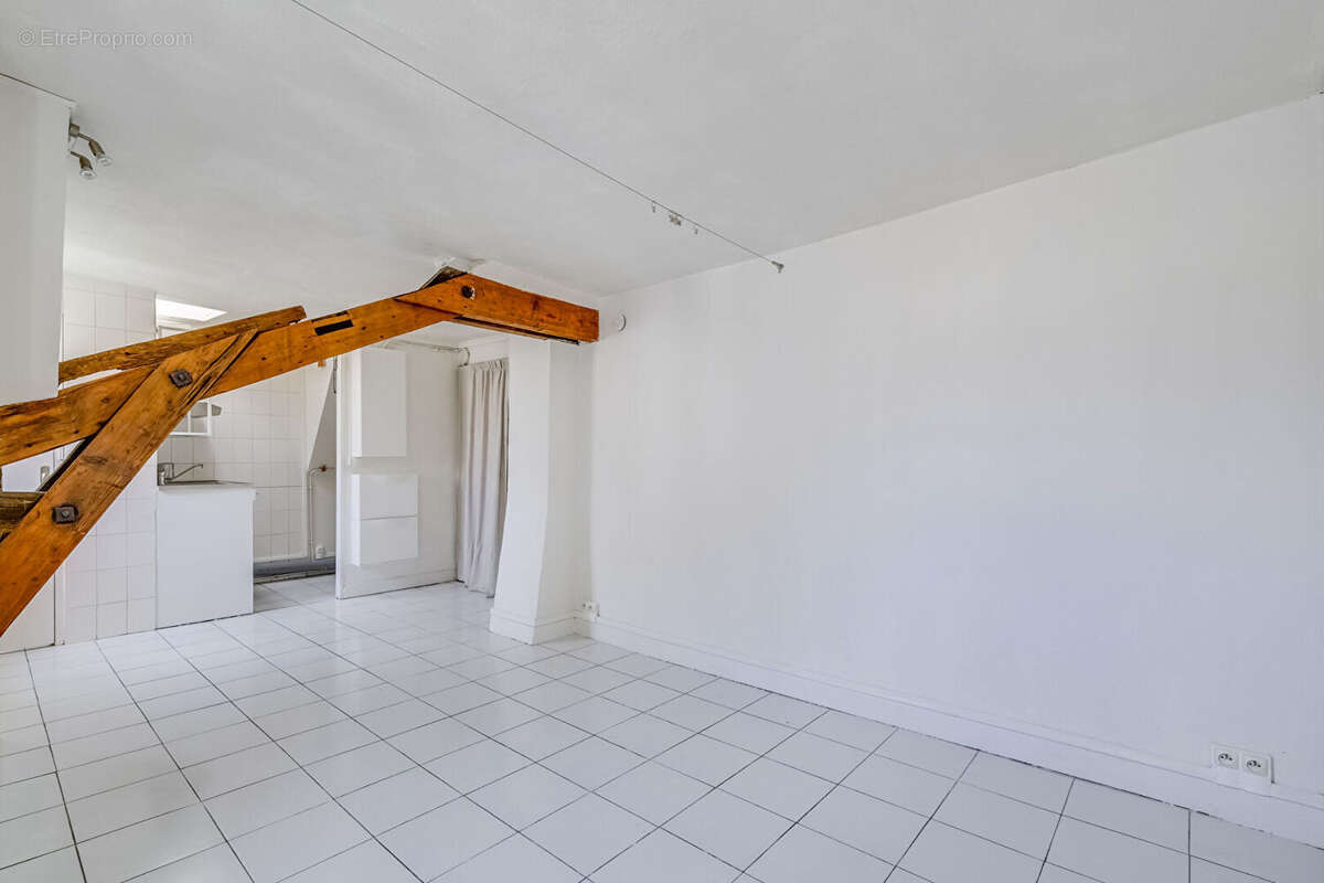 Appartement Paris 1 pièce(s) 23.60 m2 + Chambre de service - photo 7