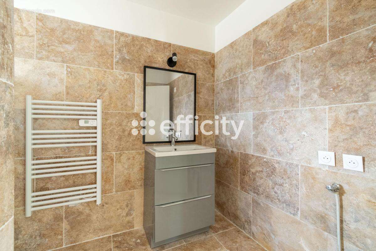 Maison à VILLENEUVE-LE-ROI