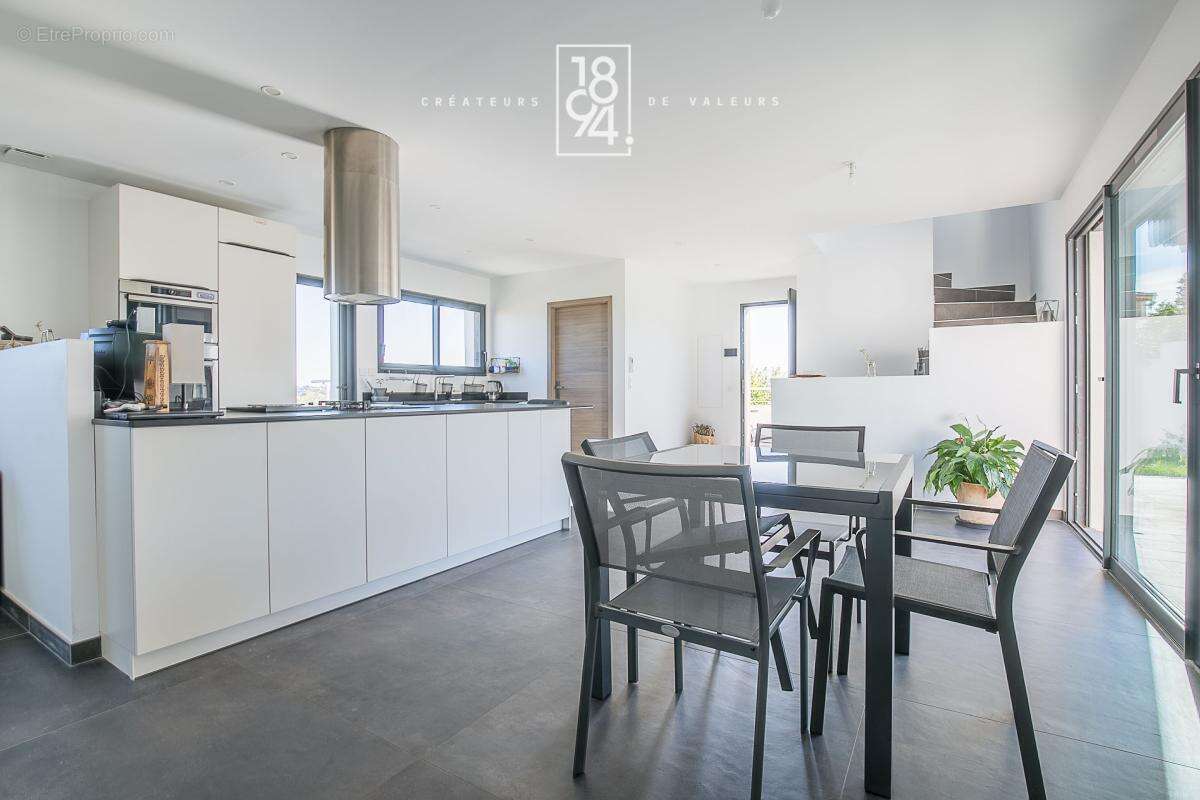 Maison à LES PENNES-MIRABEAU