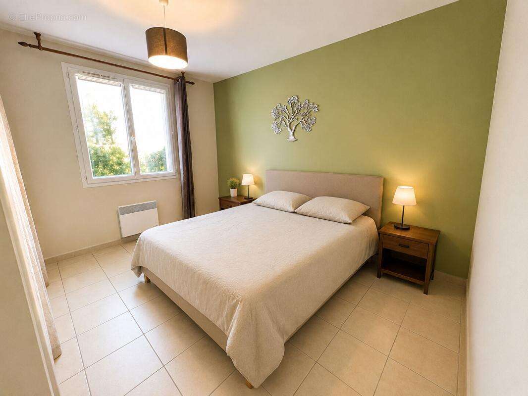 Appartement à SAINT-MITRE-LES-REMPARTS