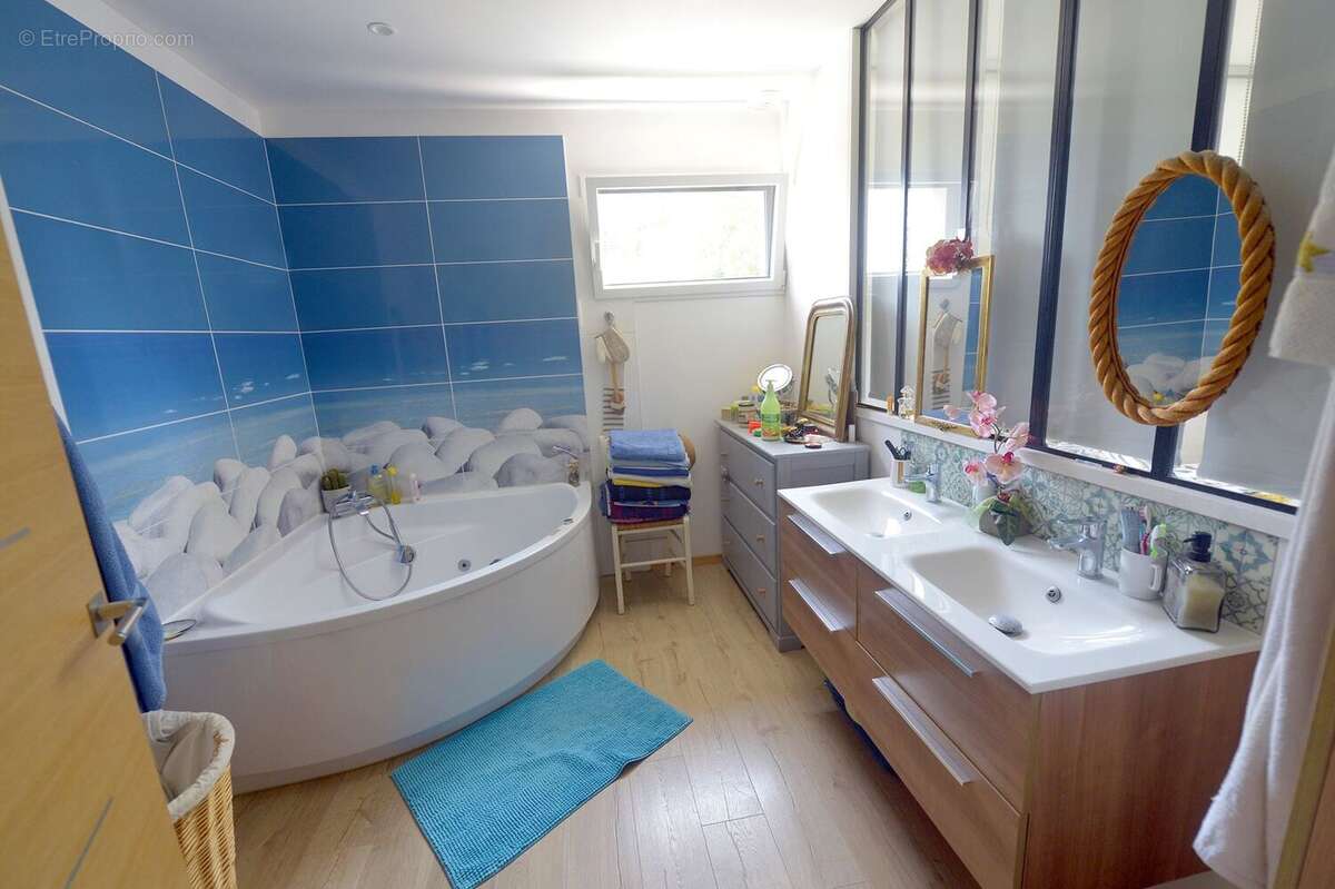 Maison à MESCHERS-SUR-GIRONDE