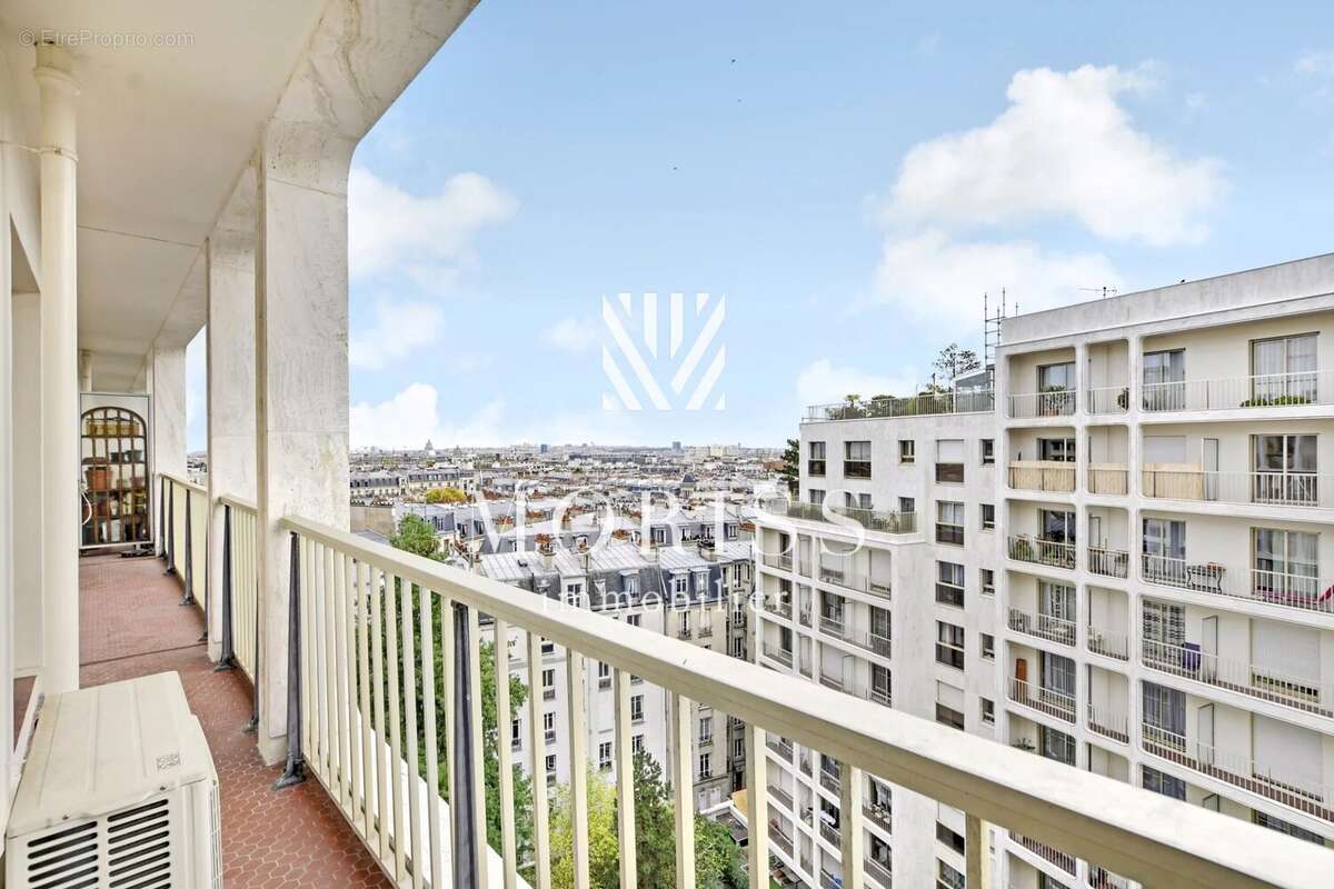 Appartement à PARIS-14E