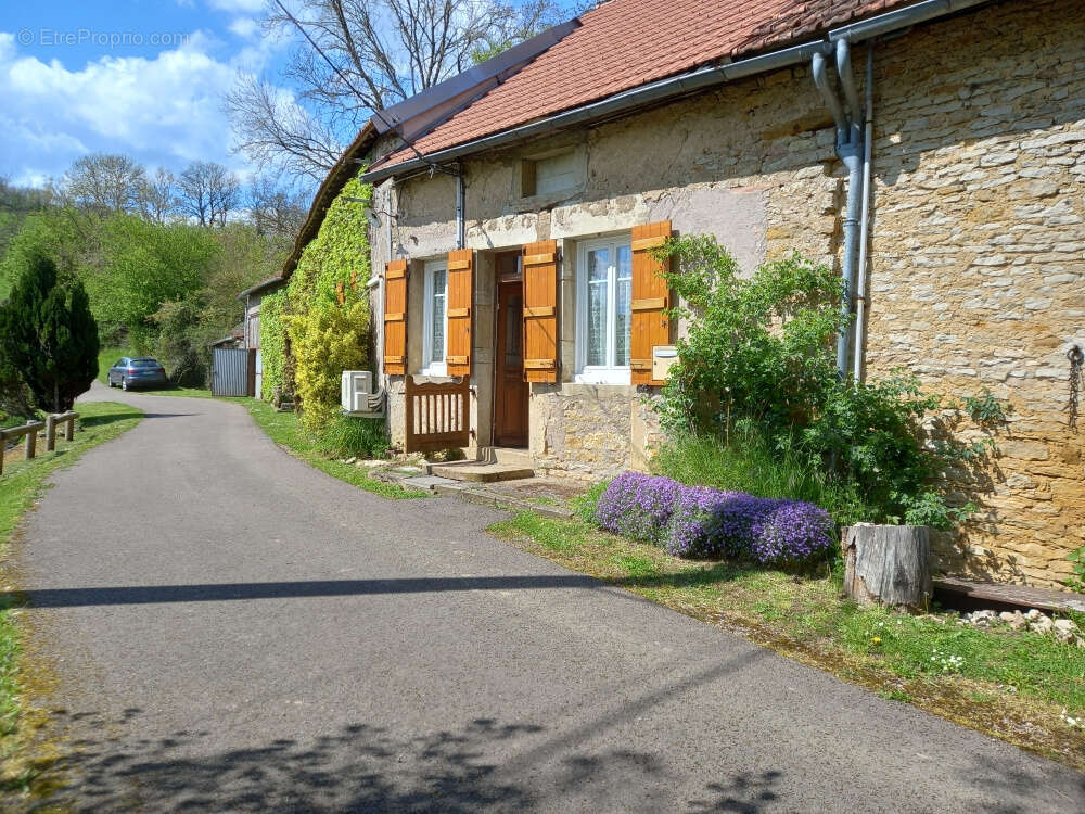 Maison à SUSSEY
