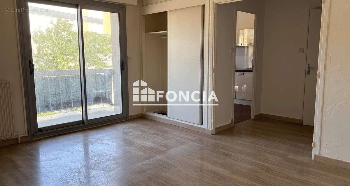 GRENOBLE Léon Blum, à VENDRE APPARTEMENT T1 de 34,61 m² avec balcon - photo 2