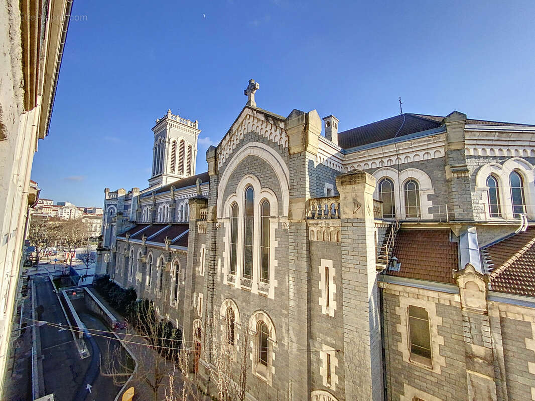 Appartement à SAINT-ETIENNE