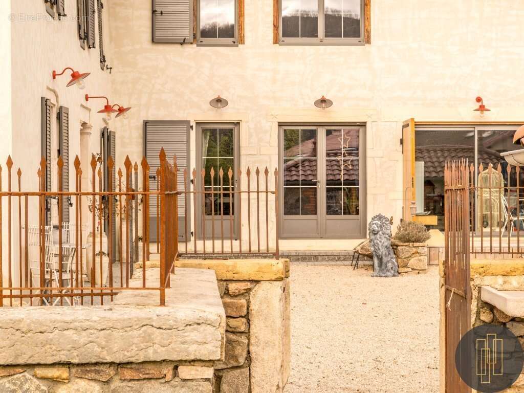 Maison à LE PERREON
