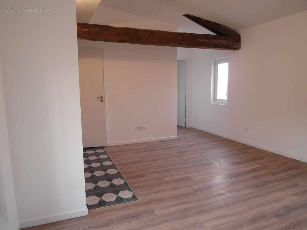 Appartement à MARSEILLE-1E