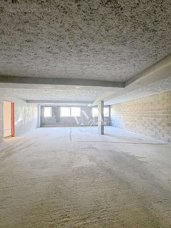 Commerce à JASSANS-RIOTTIER