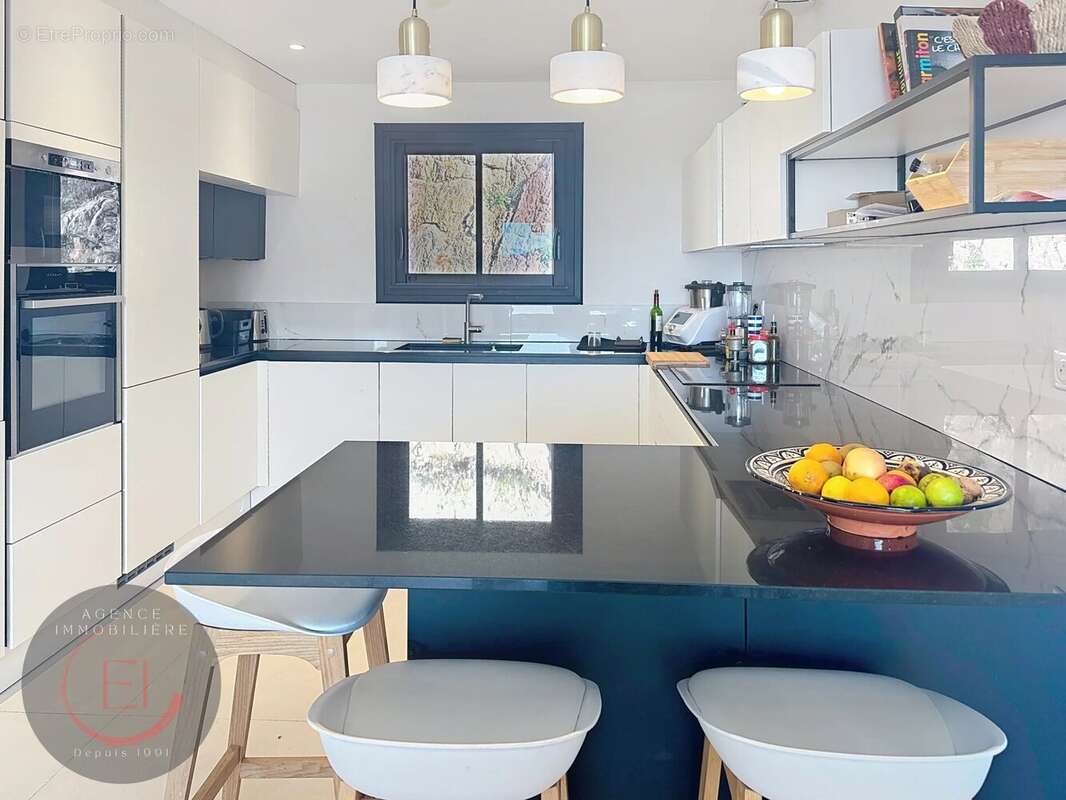 Maison à MANDELIEU-LA-NAPOULE