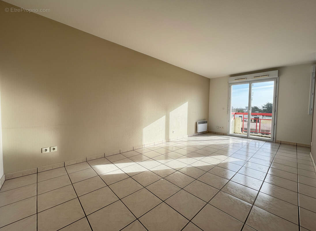 T2 Cenon - dernier étage au calme balcon avec parking - photo 2