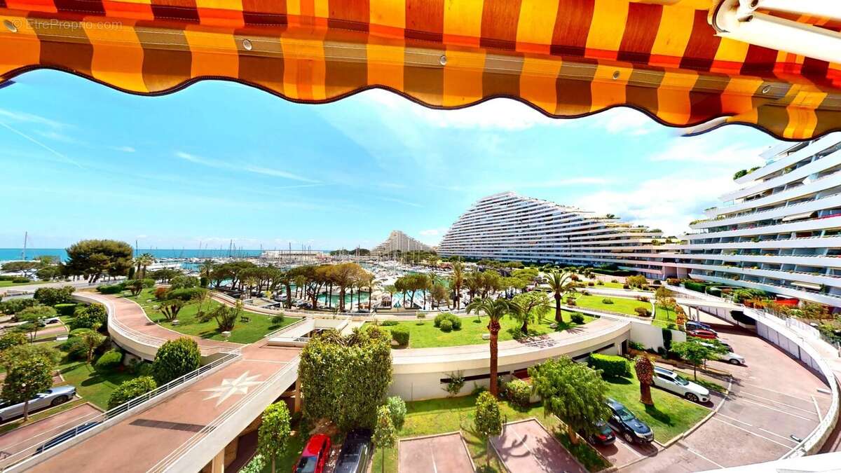 Appartement à VILLENEUVE-LOUBET