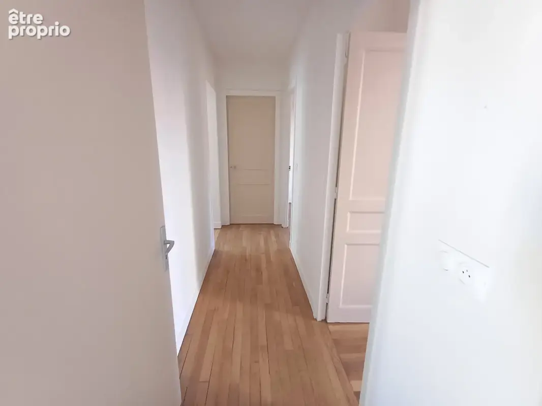 Très Bel Appartement entièrement rénové avec Vue Dégagée Centre ville de Dieppe - photo 11