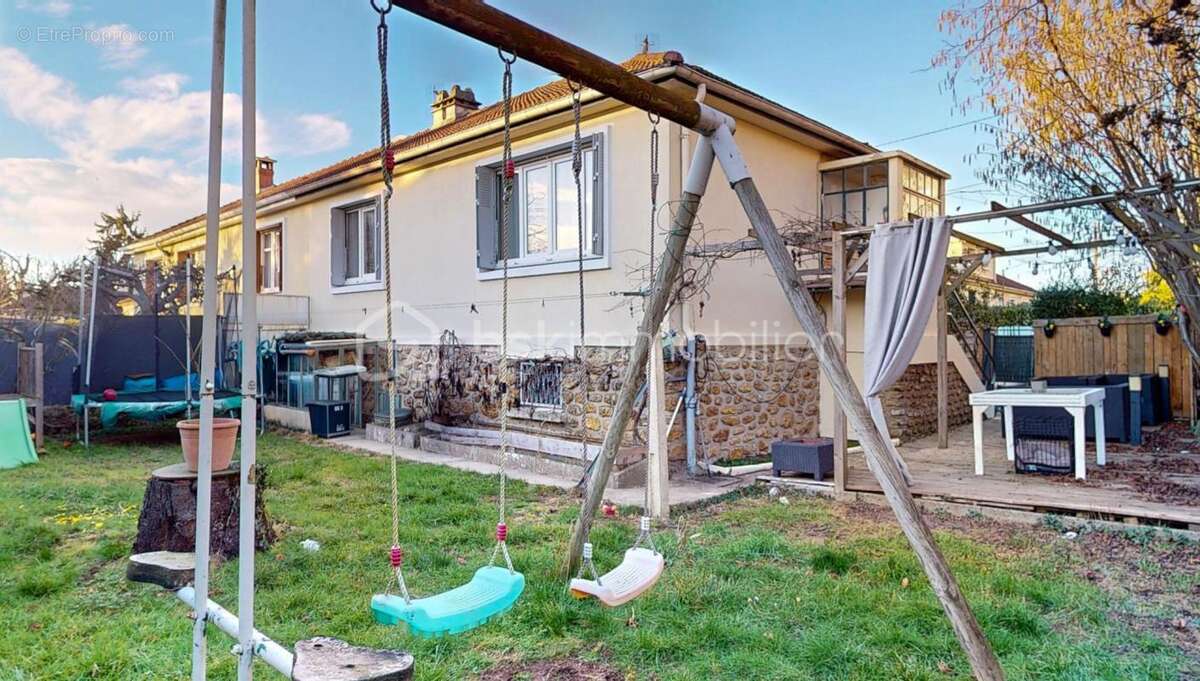 Maison à VIRY-CHATILLON