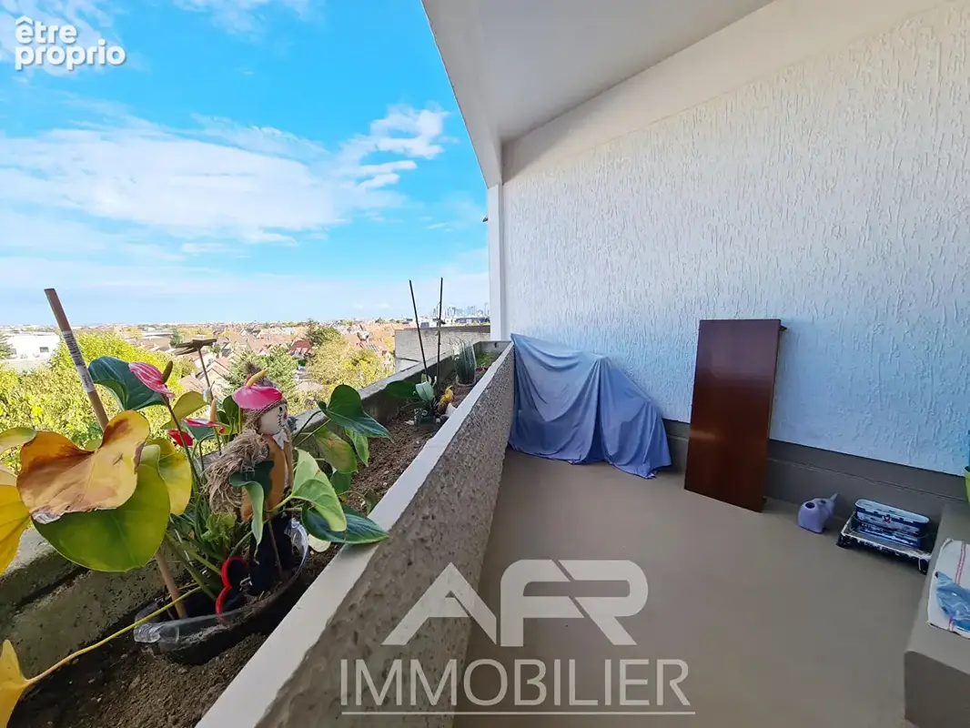 Grand 2 pièces terrasse et parking - photo 3